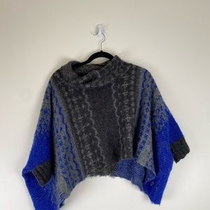 VERTIGO PARIS  SWEATER PONCHO XS/S